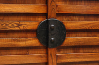 見事な杢目の素晴らしい面持ちの全面総欅越後帳場箪笥 BB3218