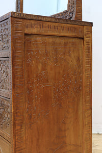 桜の木が引き出し前面に美しく描かれた軽井沢彫りの鏡台 BB3236