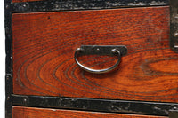 味わい深い古色に包まれたアイアンフレーム付き最上小箪笥 BB3240