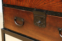 味わい深い古色に包まれたアイアンフレーム付き最上小箪笥 BB3240
