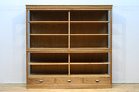 美しい木地色の風合いにゆらゆらガラスが映える前面オークガラスケース BB3245