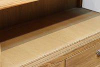 美しい木地色の風合いにゆらゆらガラスが映える前面オークガラスケース BB3245