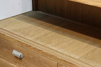 美しい木地色の風合いにゆらゆらガラスが映える前面オークガラスケース BB3245