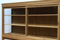 美しい木地色の風合いにゆらゆらガラスが映える前面オークガラスケース BB3245