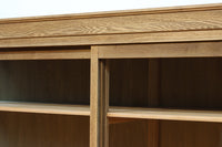 美しい木地色の風合いにゆらゆらガラスが映える前面オークガラスケース BB3245