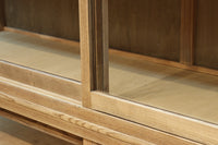 美しい木地色の風合いにゆらゆらガラスが映える前面オークガラスケース BB3245