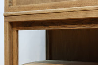 美しい木地色の風合いにゆらゆらガラスが映える前面オークガラスケース BB3245