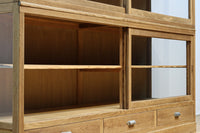 美しい木地色の風合いにゆらゆらガラスが映える前面オークガラスケース BB3245