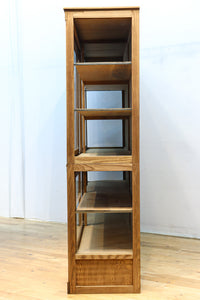 美しい木地色の風合いにゆらゆらガラスが映える前面オークガラスケース BB3245