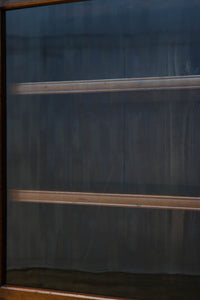 変わりサイズ‼︎引き出しも十分に備えた温かみある色彩のガラスケース BB3246