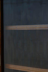 変わりサイズ‼︎引き出しも十分に備えた温かみある色彩のガラスケース BB3246