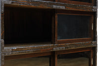 珍品!! 味わいある風合いをした引き違い戸のスタッキング式ガラスケース BB3249