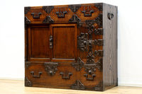 江戸時代!! 上品な欅杢目の流れる品格漂う酒田帳場箪笥 BB3250