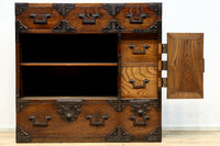 江戸時代!! 上品な欅杢目の流れる品格漂う酒田帳場箪笥 BB3250