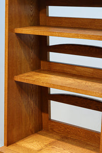 落ち着いた佇まいが上品な飾り棚BB3251