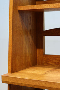 落ち着いた佇まいが上品な飾り棚BB3251