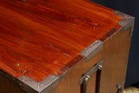 大振りの装飾金具が見事なアイアンフレーム付き庄内衣裳箪笥 BB3253