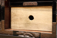 大振りの装飾金具が見事なアイアンフレーム付き庄内衣裳箪笥 BB3253