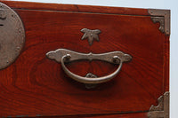 稀少幅サイズ‼︎美しい光沢感が時代の貫禄を感じさせるアイアンフレーム付き二本松衣裳箪笥 BB3254