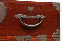 丸型の装飾金具で格調高いアイアンフレーム付き稀少サイズ二本松衣裳箪笥 BB3255