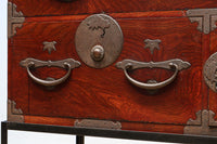 丸型の装飾金具で格調高いアイアンフレーム付き稀少サイズ二本松衣裳箪笥 BB3255