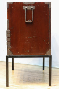 丸型の装飾金具で格調高いアイアンフレーム付き稀少サイズ二本松衣裳箪笥 BB3255