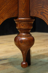 上品なデザインで落ち着きのあるコーヒーテーブル BB3257