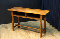 レトロな面持ちあるシンプルな作業台 BB3275