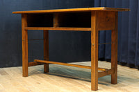 レトロな面持ちあるシンプルな作業台 BB3275