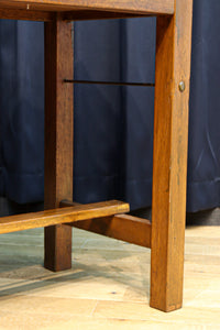 レトロな面持ちあるシンプルな作業台 BB3275