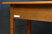 レトロな面持ちあるシンプルな作業台 BB3275