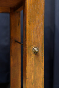 レトロな面持ちあるシンプルな作業台 BB3275