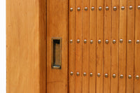 稀少!!繊細に丸く面取りされた格子が上品な木地近江水屋箪笥 BB3293