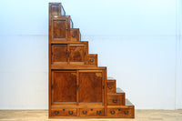 極上の杢目に艶やかな光沢が放つ上品な佇まいの階段箪笥 BB3300