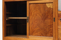 極上の杢目に艶やかな光沢が放つ上品な佇まいの階段箪笥 BB3300