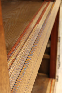 極上の杢目に艶やかな光沢が放つ上品な佇まいの階段箪笥 BB3300