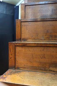 極上の杢目に艶やかな光沢が放つ上品な佇まいの階段箪笥 BB3300