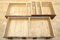 極上の杢目に艶やかな光沢が放つ上品な佇まいの階段箪笥 BB3300