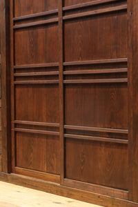 気品ある色艶に伝統の風格漂う両面手摺付き階段箪笥 BB3317