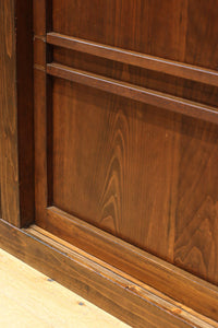 気品ある色艶に伝統の風格漂う両面手摺付き階段箪笥 BB3317