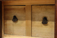 気品ある色艶に伝統の風格漂う両面手摺付き階段箪笥 BB3317