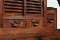 気品ある色艶に伝統の風格漂う両面手摺付き階段箪笥 BB3317