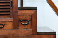 気品ある色艶に伝統の風格漂う両面手摺付き階段箪笥 BB3317