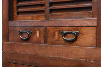 気品ある色艶に伝統の風格漂う両面手摺付き階段箪笥 BB3317