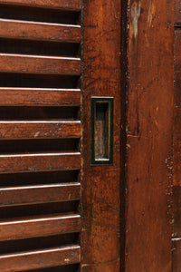 気品ある色艶に伝統の風格漂う両面手摺付き階段箪笥 BB3317