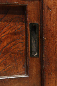 気品ある色艶に伝統の風格漂う両面手摺付き階段箪笥 BB3317