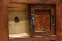 気品ある色艶に伝統の風格漂う両面手摺付き階段箪笥 BB3317