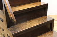 気品ある色艶に伝統の風格漂う両面手摺付き階段箪笥 BB3317