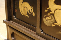 角野岩次作 栗鼠の美しい描写に和の趣き漂う素敵な飾り棚 BB3321