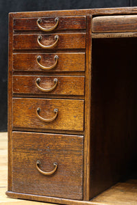 味わい深い面持ちの両袖タイプの彫金机 BB3325